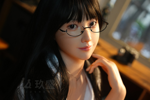 Eimi JIUSHENG DOLL 160E – Lalka silikonowa 160 cm z biustem E-Cup Eimi JIUSHENG DOLL 160E – Lalka silikonowa 160 cm z biustem E-Cup