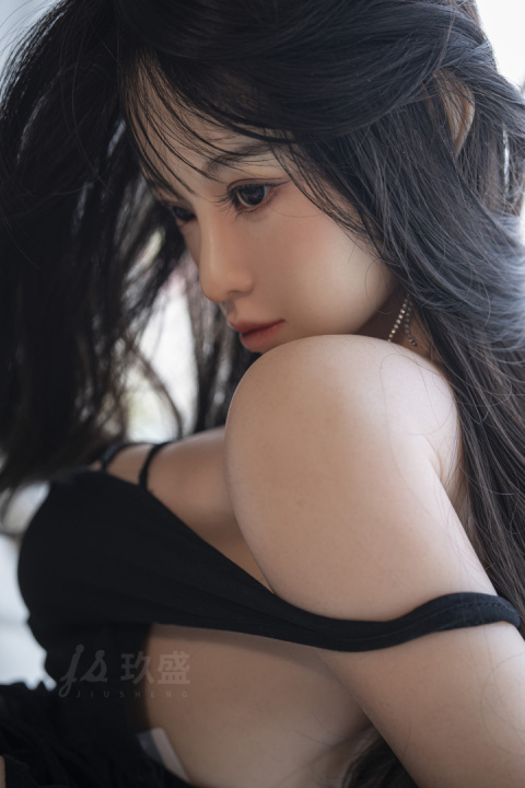 Aki JIUSHENG DOLL 160E – Lalka silikonowa 160 cm z biustem E-Cup