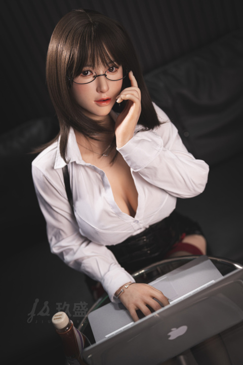 Yuka JIUSHENG DOLL 160E – Lalka silikonowa 160 cm z biustem E-Cup