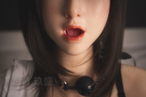 Yuka JIUSHENG DOLL 160E – Lalka silikonowa 160 cm z biustem E-Cup